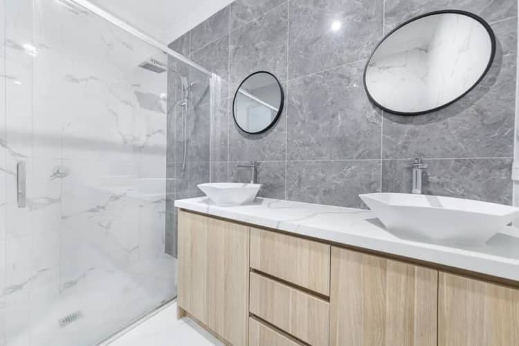 Reforma de baño · DAMAFE Obras y Reformas S.L, Alcalá de Henares
